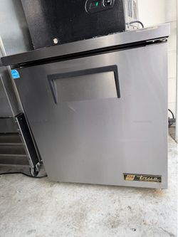 Commercial Coolers, Freezers & Refrigerators – True, Continental, Hamilton Beach, Wine Coolers & Beverage Coolers