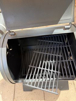 Charcoal Grill with Cast Iron Grates