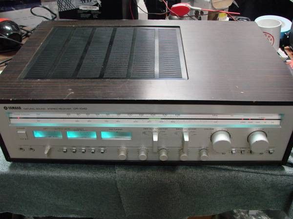 Vintage Yamaha CR-1040 AM/FM Stereo Receiver