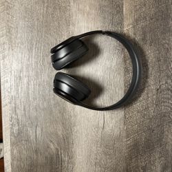 Beat Solo Headphones (used)