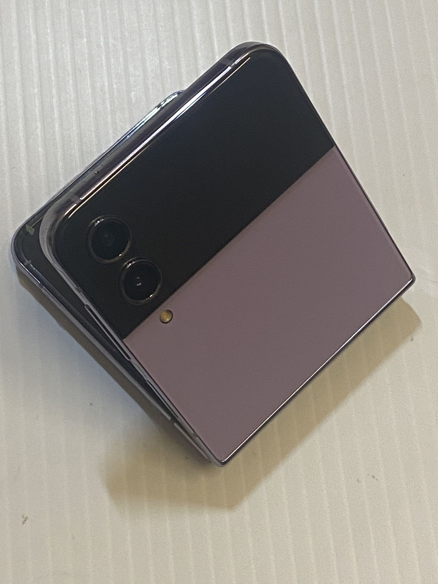 Galaxy Flip 4 Fully Unlocked