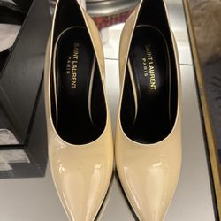 Saint Laurent Coquille Pumps With Stiletto Heel