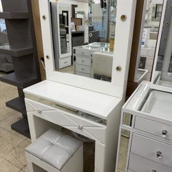 New White Vanity With Stool