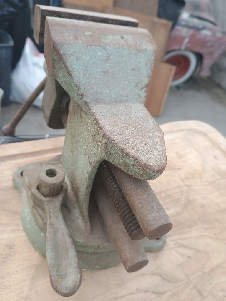 Vintage Bench 6 Inch Vise From 1940s Ara...