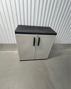 Outdoor/garage storage cabinet