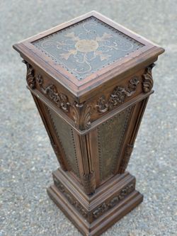 Wood Pedestal 30”