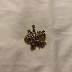 Gold Pendant 