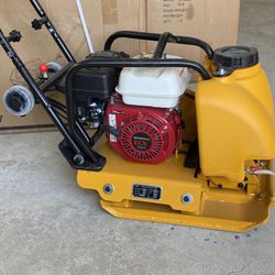 Honda powered plate compactor