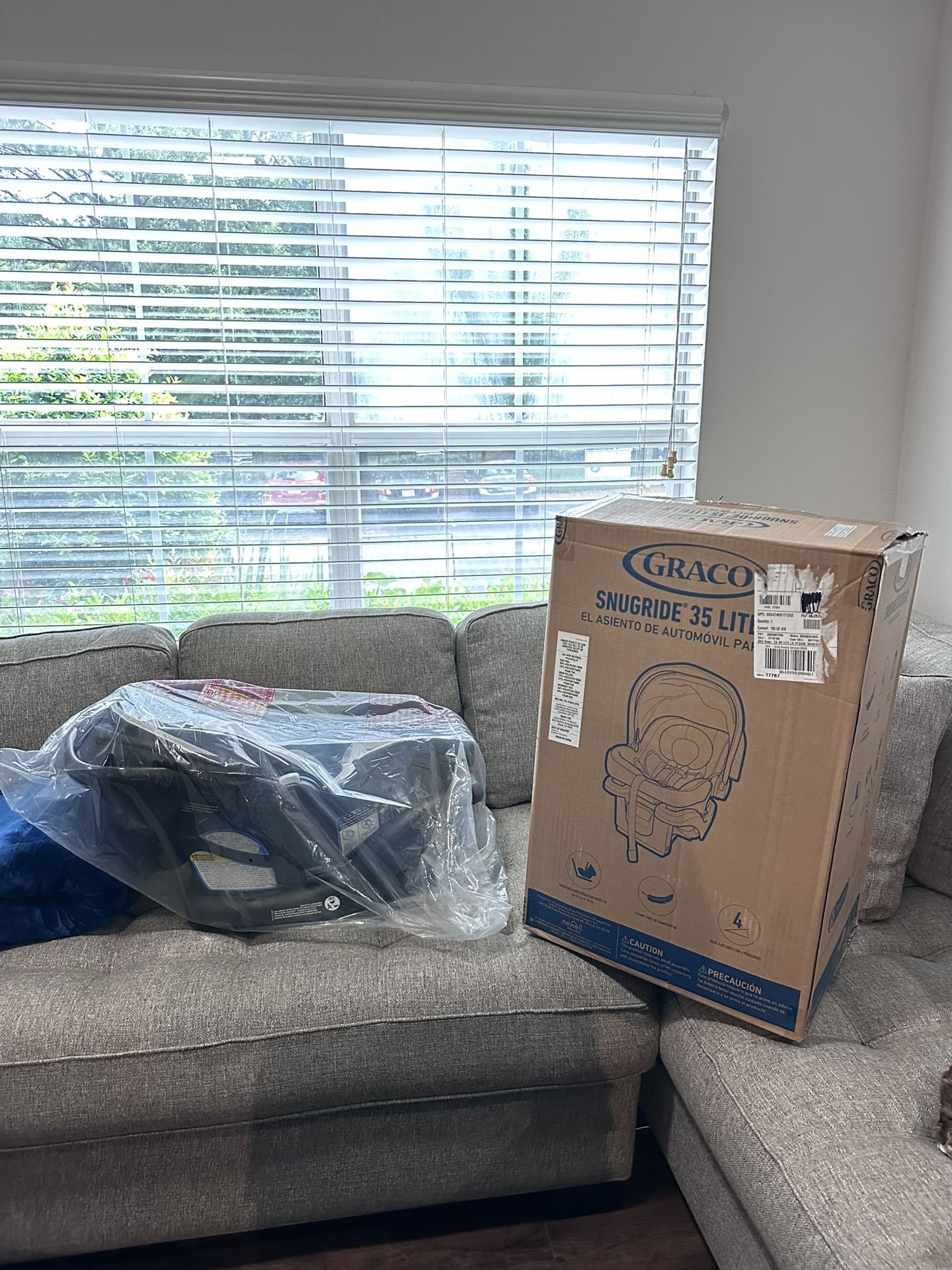 NEW Graco SnugRide 35 Lite LX Infant Car Seat w/ Base – Open Box