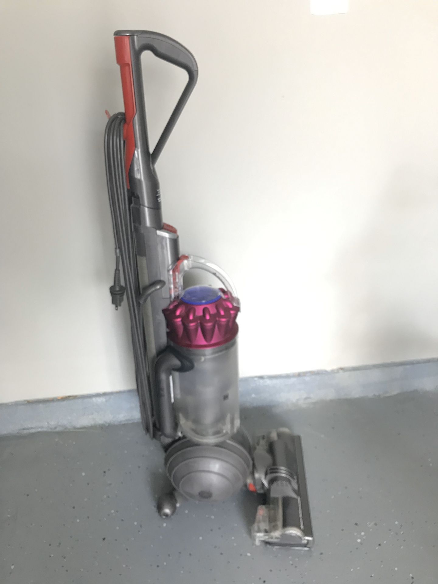 Dyson complete vacuum