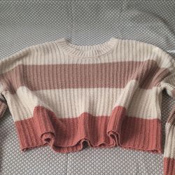 Moon & Madison cropped sweater size xs