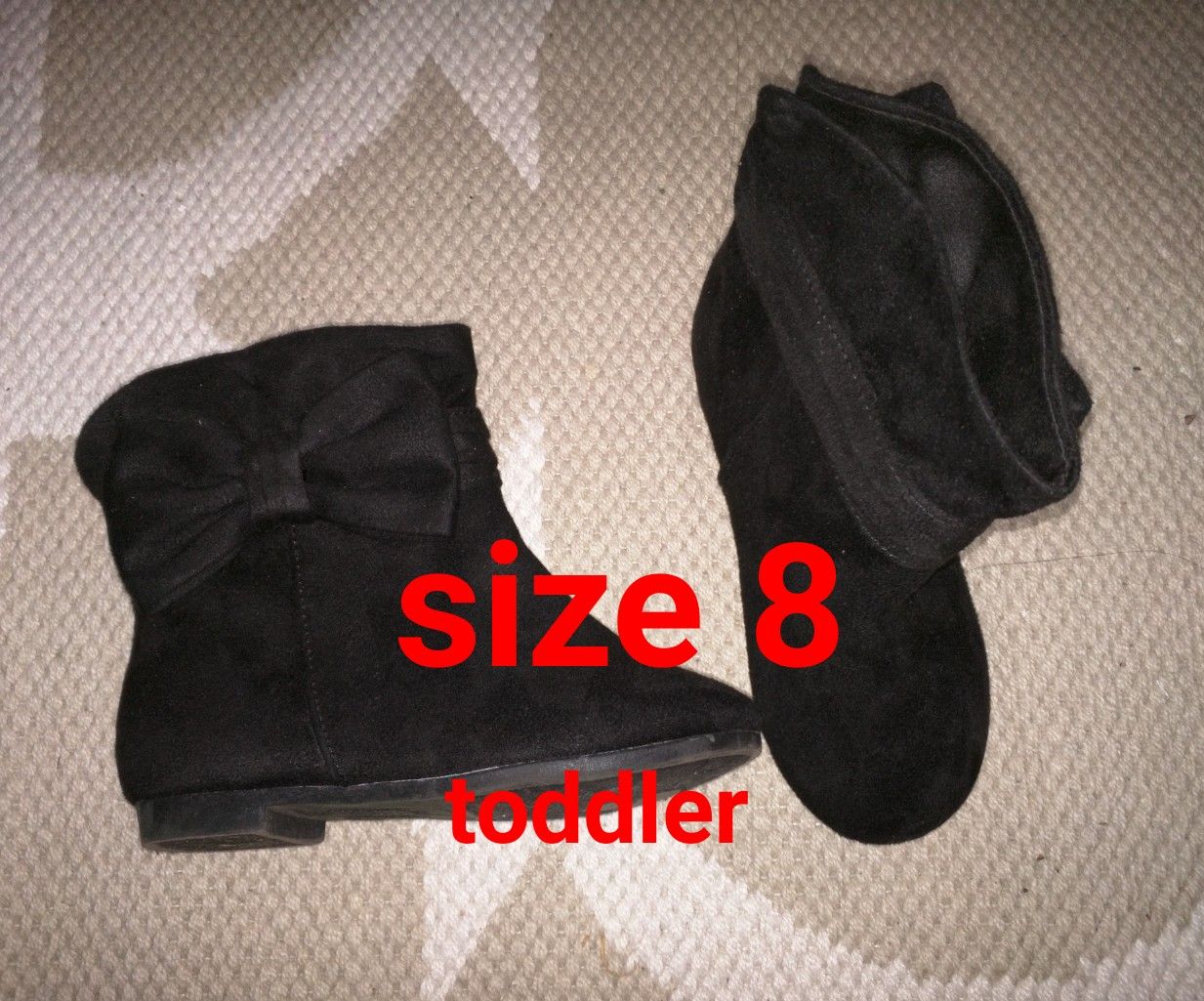 Girl toddler suede boots size 8 like new