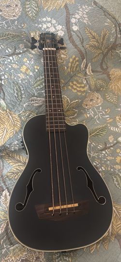 Kala U-BASS acoustic/electric guitar