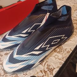Size 13 New Lotto Laceless Soccer Cleats Shoes