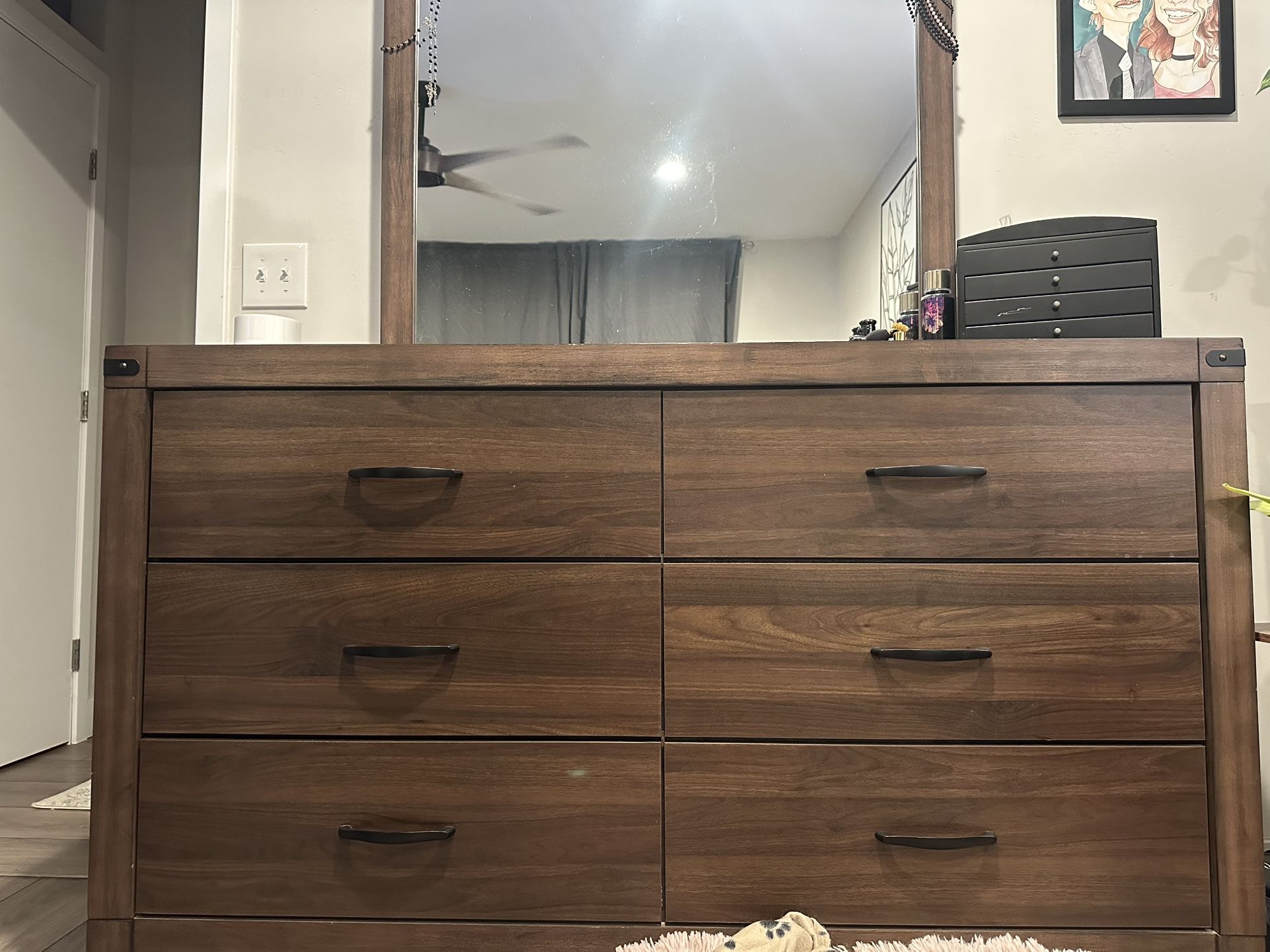 Willow Creek Dresser & Mounted Mirror