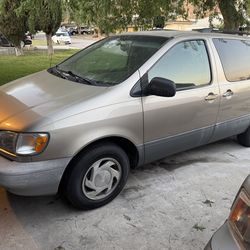 2000 Toyota Sienna