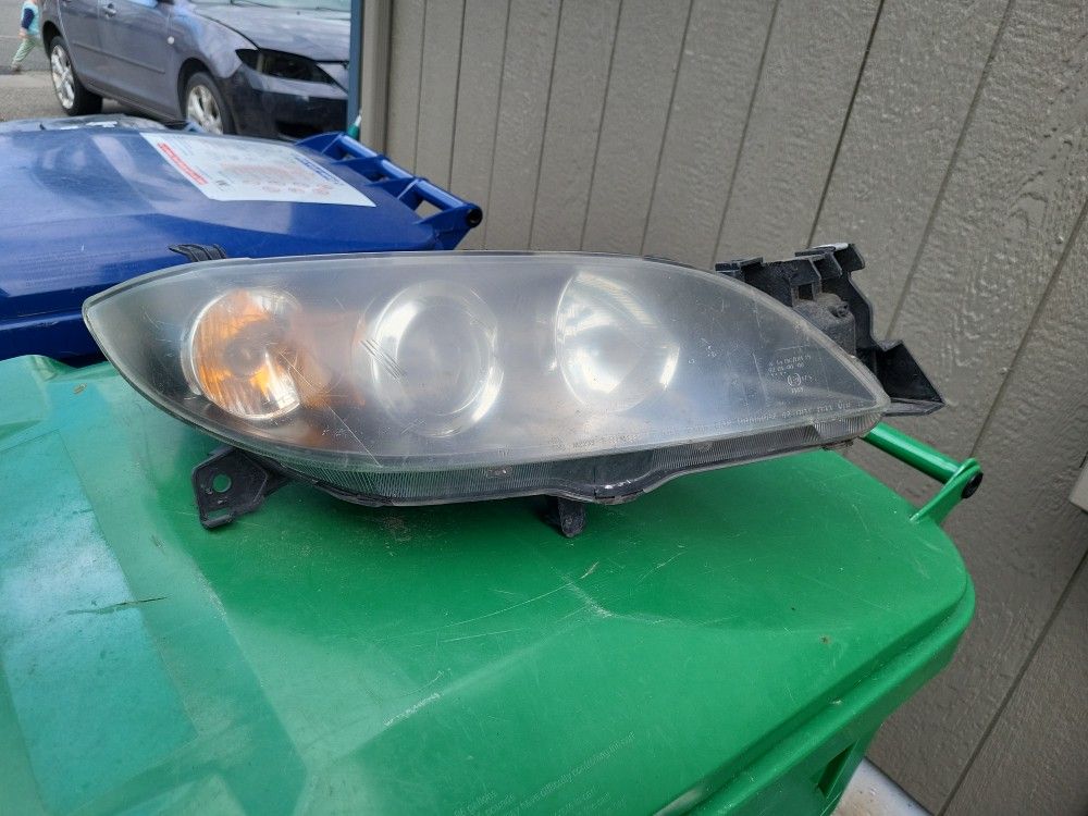 Mazda 3 2006-2008 Headlight of The Right Side