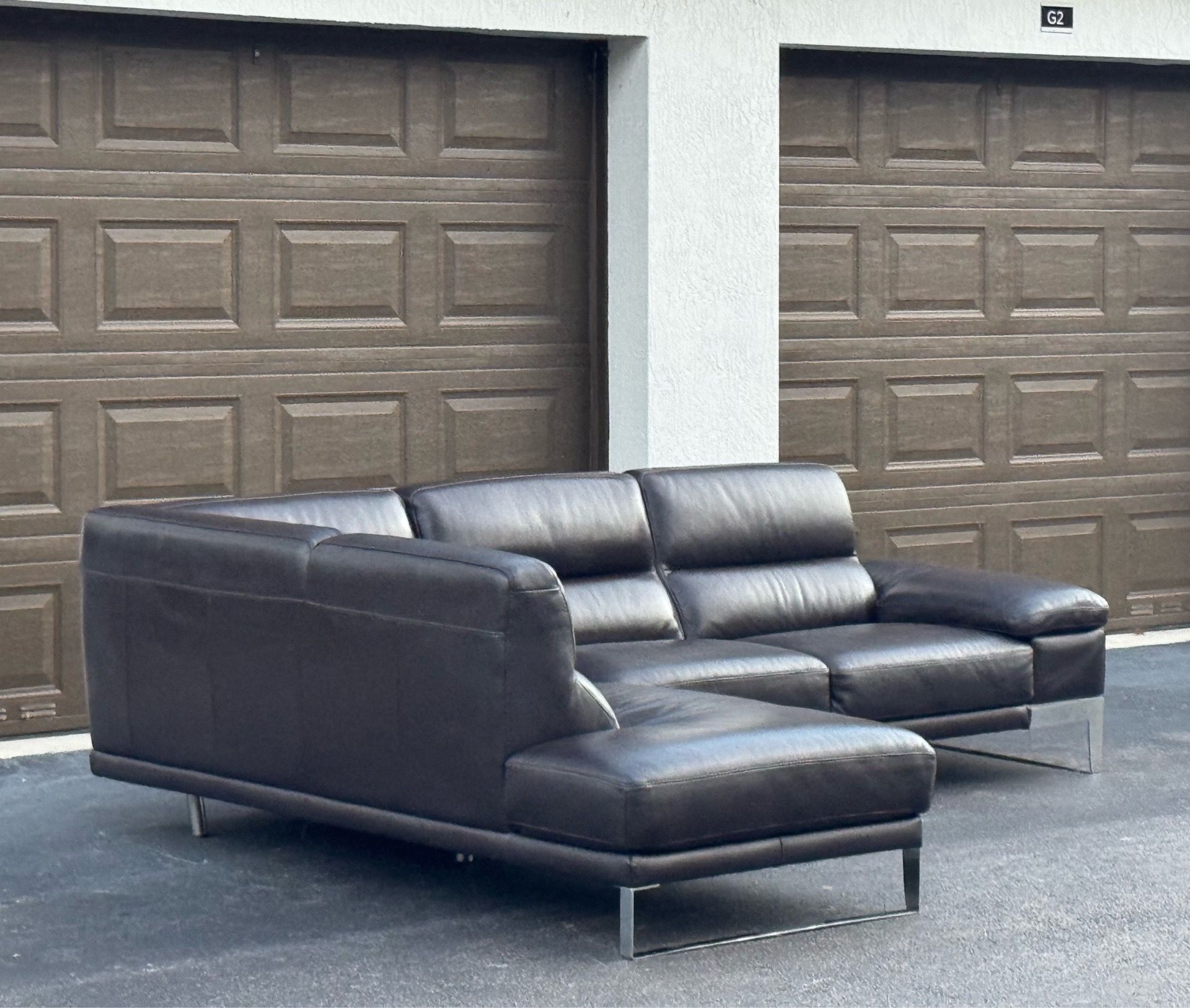 Sofa/Couch Sectional - Real Leather - Brown - Delivery Available 🚛