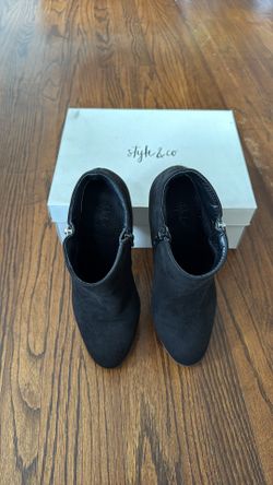 Women’s Booties 8.5