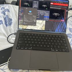 Macbook M4 Chip 14in
