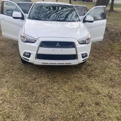 2011 Mitsubishi Outlander Sport · SE Sport Utility 4D