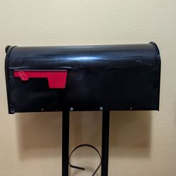 Architectural Mailboxes
Traditional, Mailbox To Go Black, Medium, Steel, Mailbox and Post Kit.