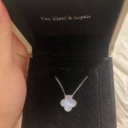 Authentic Van Cleef & Arpels 18k White Gold Chalcedony Pendant Necklace 