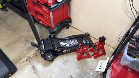 Low Profile Long Reach Floor Jack