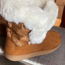 juicy contour boots , size 9, good condition 