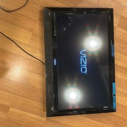 Vizio 32 Inch HDTV With Remote 