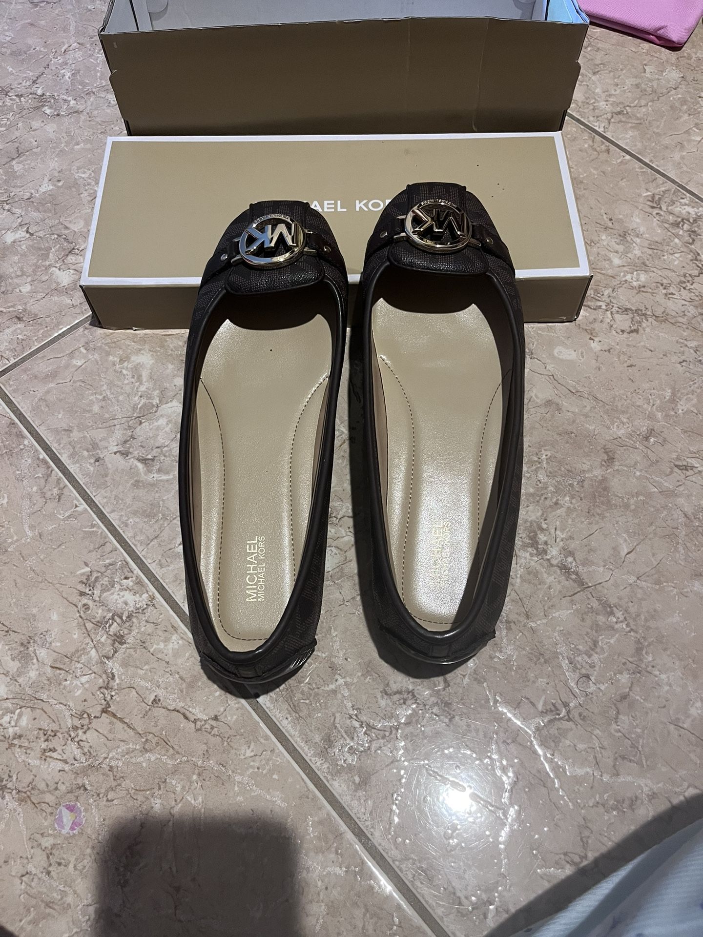 Michael Kors Flat