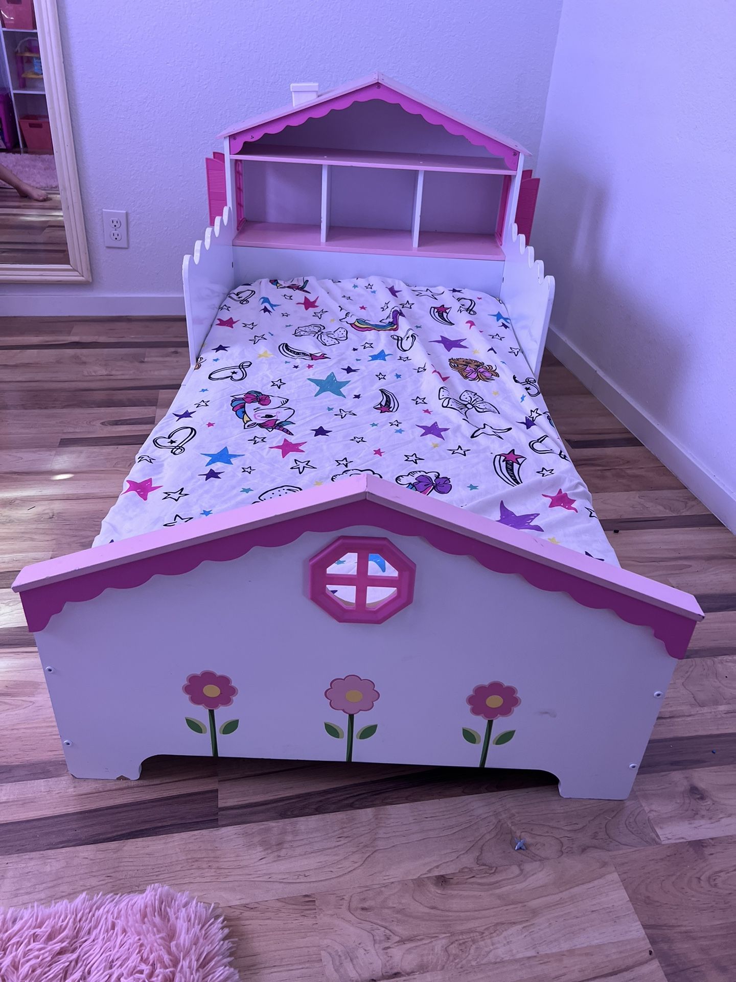 KidKraft Wooden Dollhouse Toddler Bed for Sale in Benton City WA