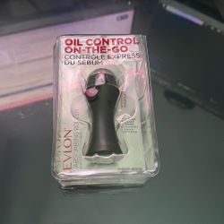 Revlon Oil-Absorbing Roller
