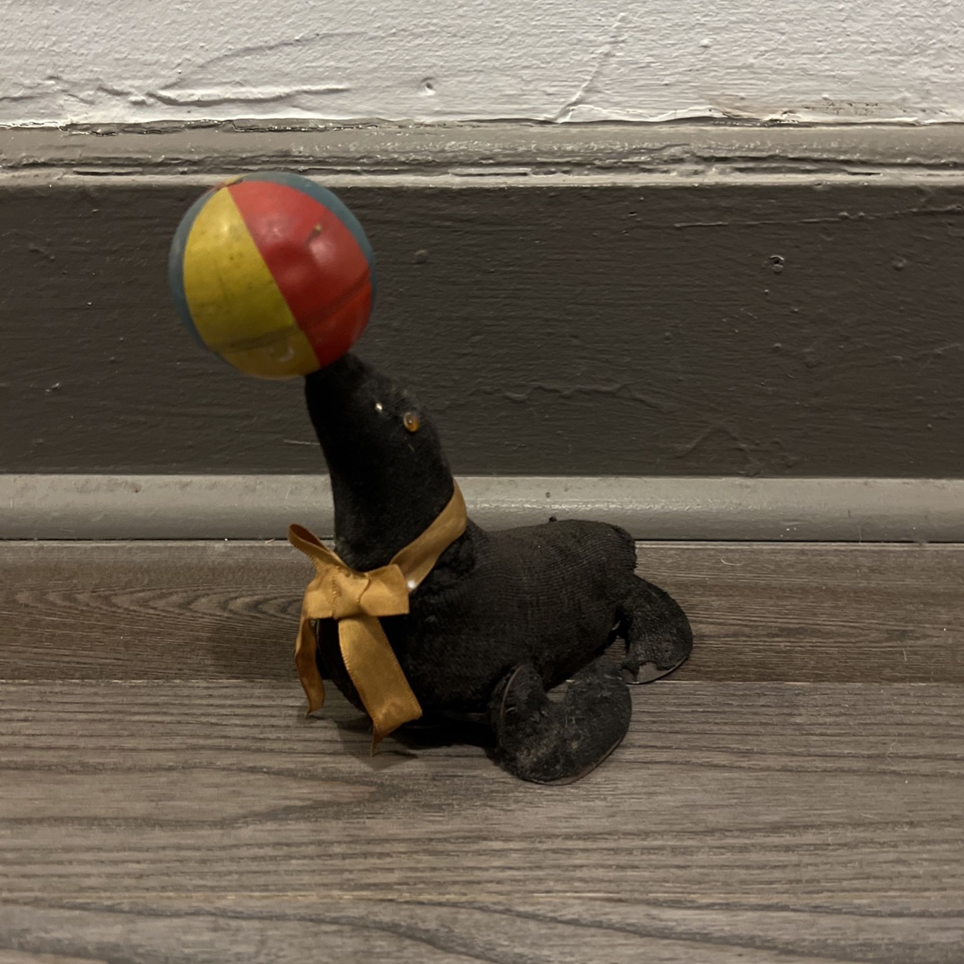 Vintage 1940s Toy / Seal with. Each. All