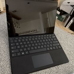 Microsoft Surface Pro 9 (i7, 16GB RAM, 256GB SSD, Windows 11)
