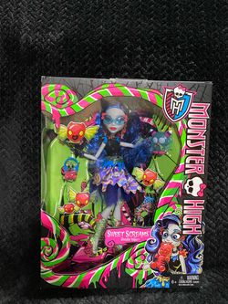 Monster High Sweet Screams Ghoulia Yelps