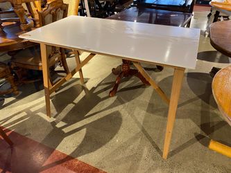 White Top Bar Table with Solid Wood Legs