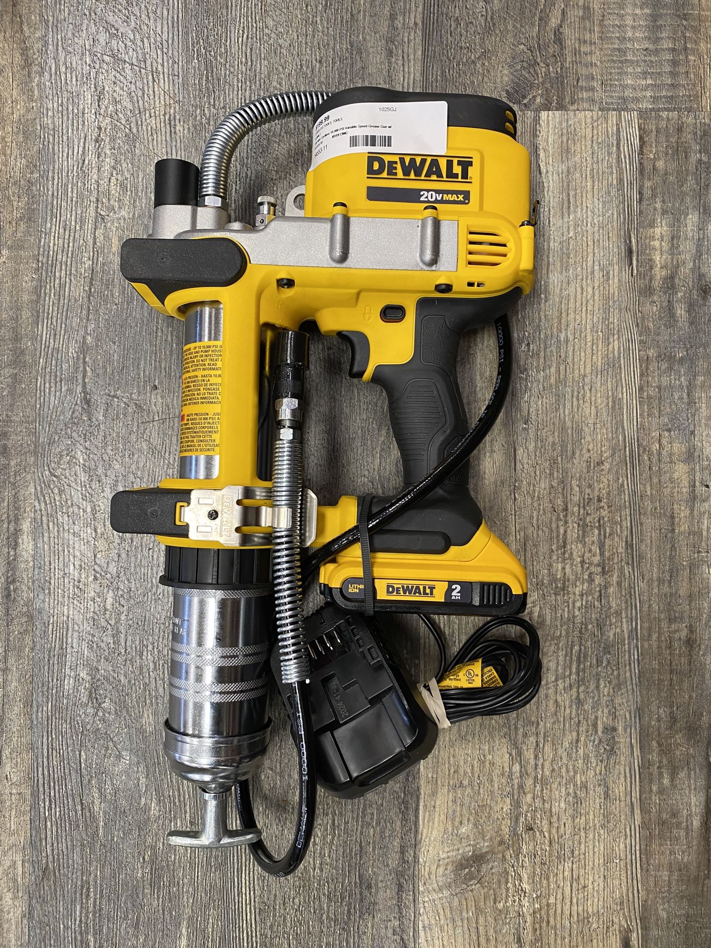 DEWALT DCGG571B 20V MAX Cordless 10,000 PSI Variable Speed Grease Gun w/ 2AH BATTERY AND CHARGER