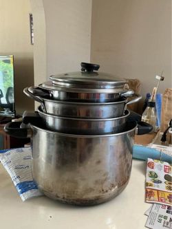 4  cooking  pots  -  $30  for  all