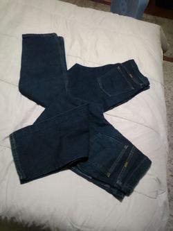 Men's rustler jeans & carthart beannie