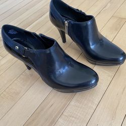 Brand New Bandolino ankle Boots  7.5