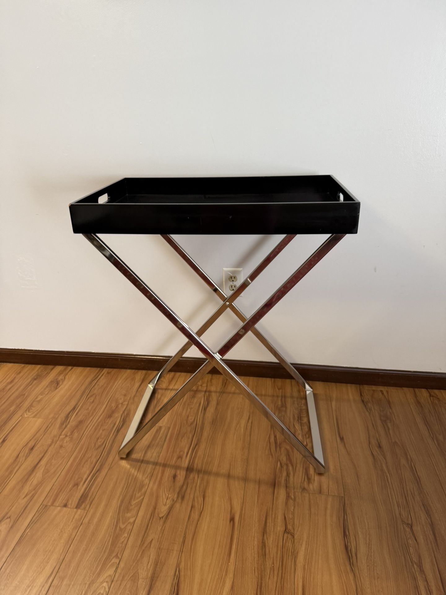 Kate and Laurel Heller Wood and Metal Tray Table, Black/Silver