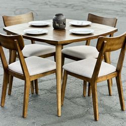 Brand New Dining Table and Chairs Set (Delivery Available)