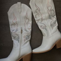 White Rhinestone Western Boots – Women’s Size 10