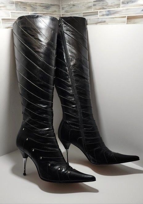 Vero Cuoio Black Leather Boots with Stiletto Heel
