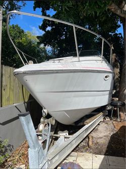 Chris Craft 1990 26’ with trailer