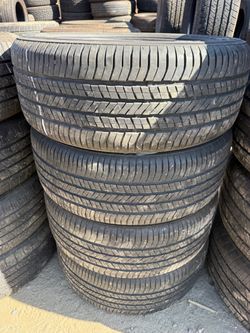 215/50r17 Yokohama tires en Excelentes Conditiones de Vida las 4