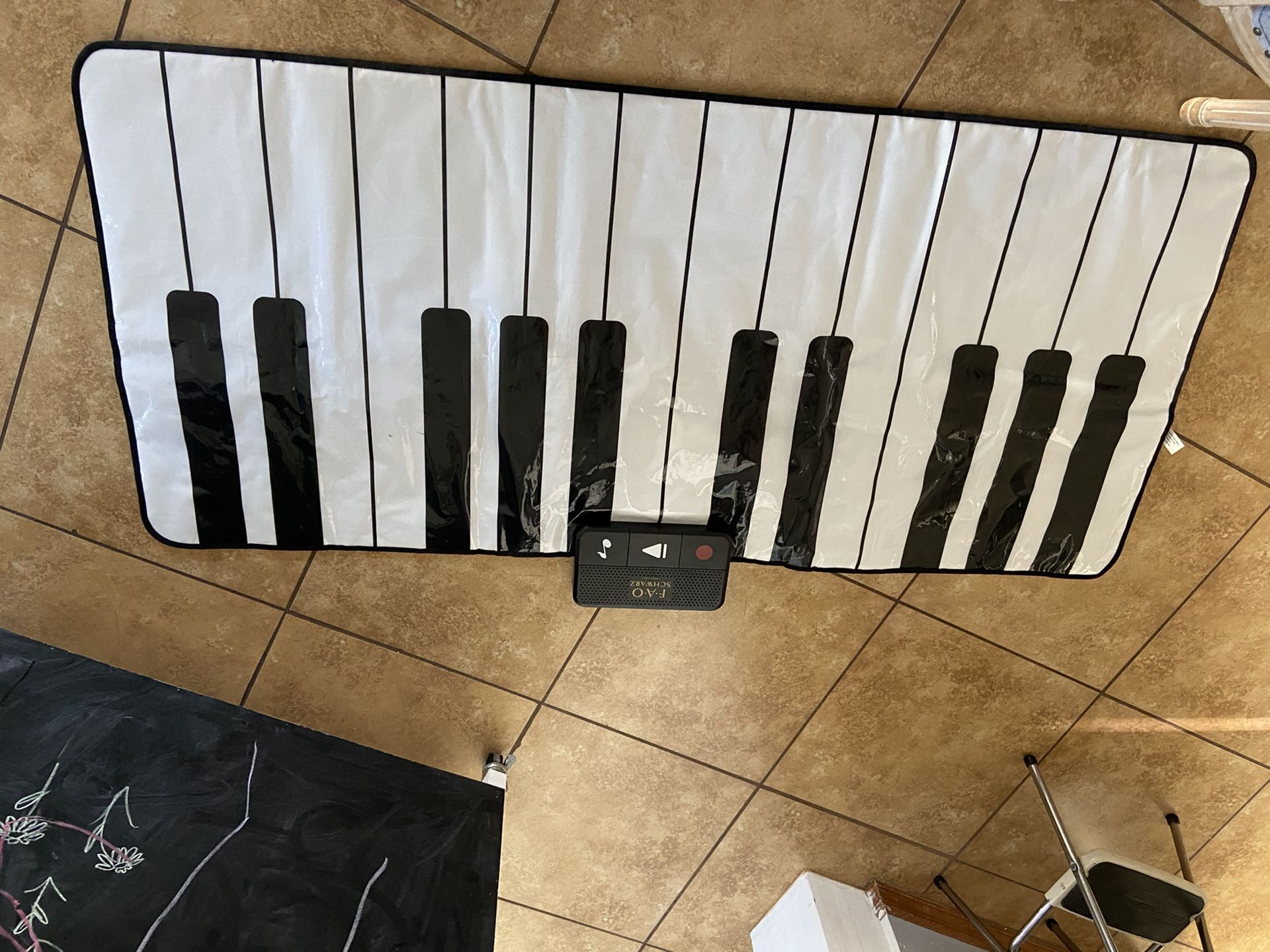 FAO Schwartz Floor Piano 