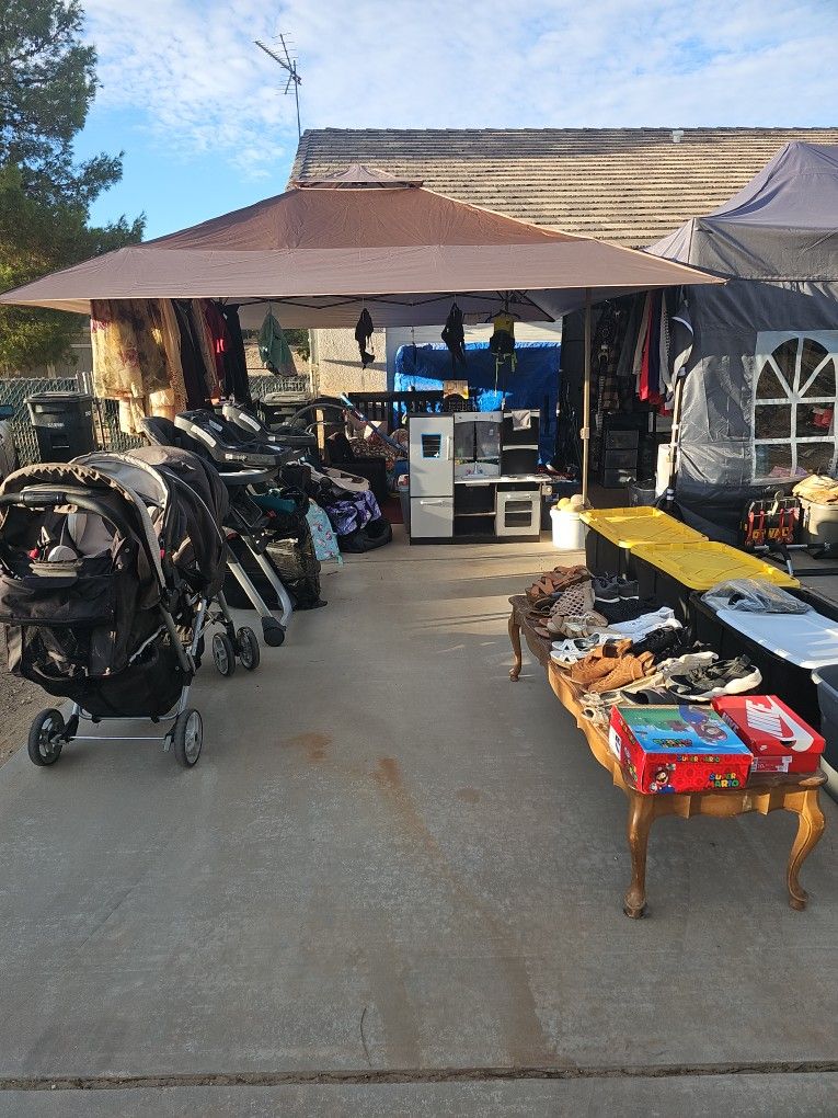 Come Get It. Everything Must Go!! 