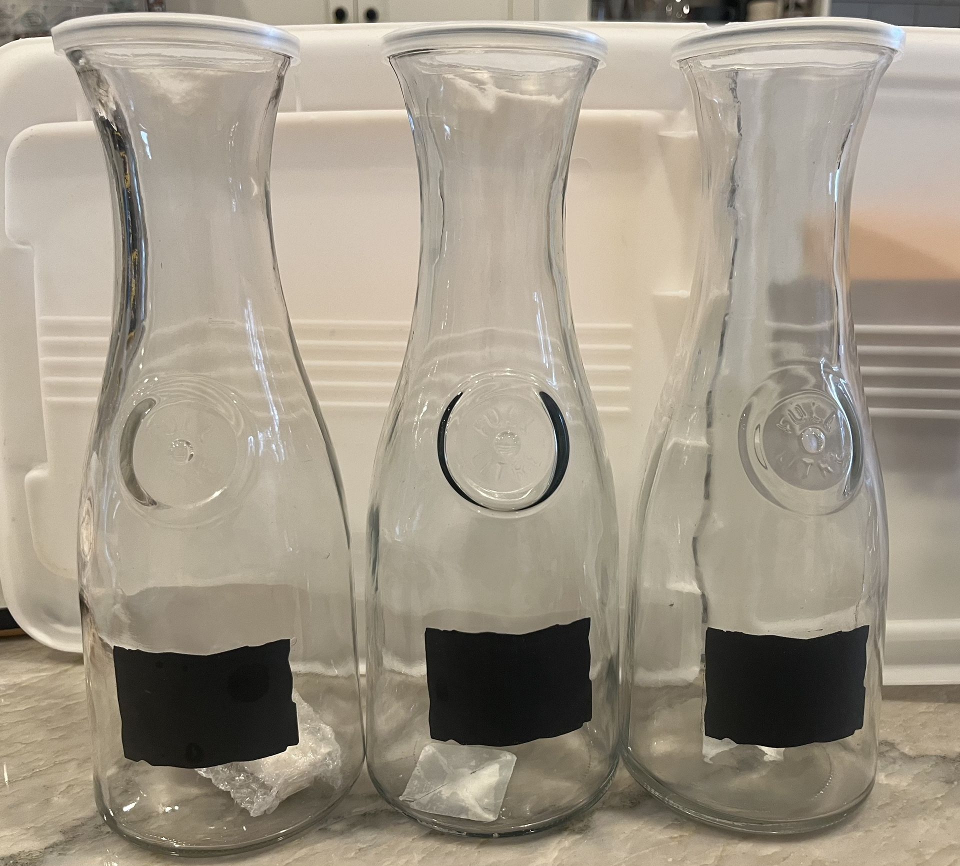 New Never Used Anchor Hocking Glass Carafe With Chalkboard + Chalk Labels